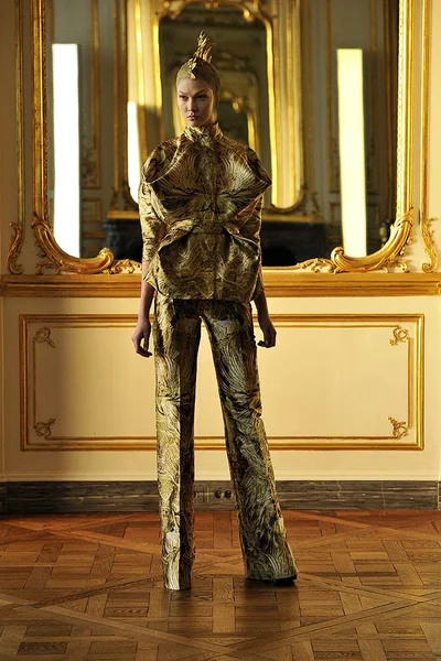 Look 7